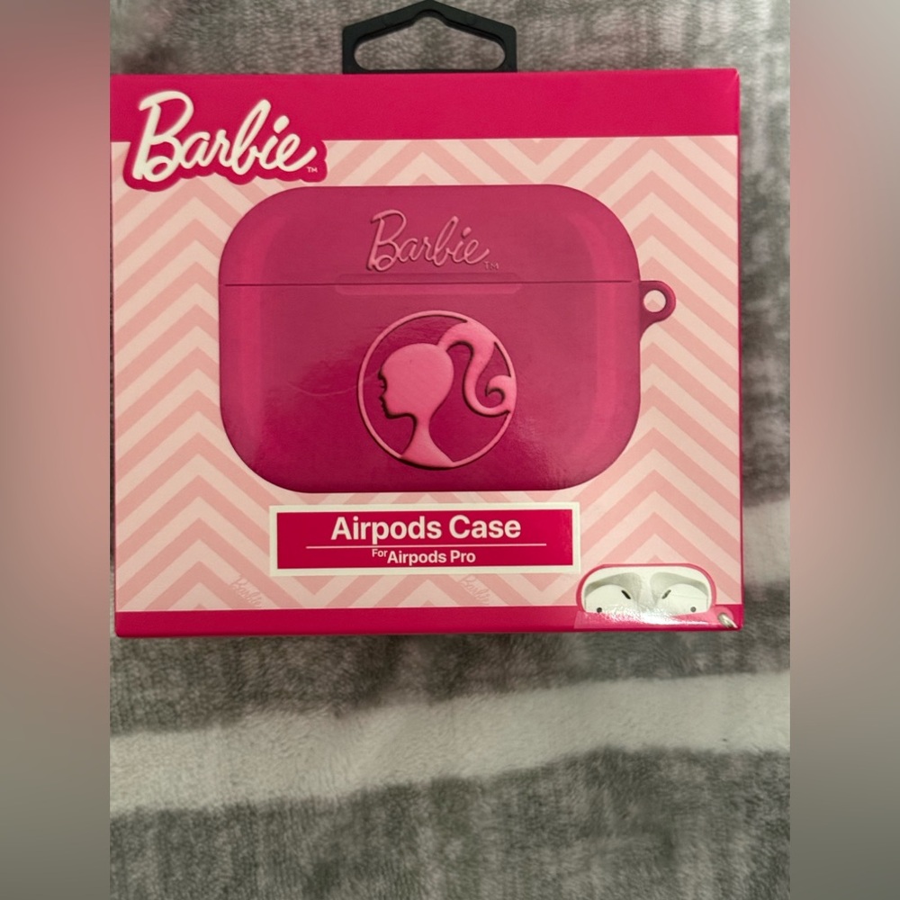AirPod Pro Case - Picture 2 of 3